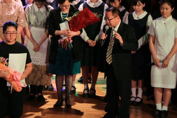 School Manager, Mr Thomas Tsang leads the closing prayer